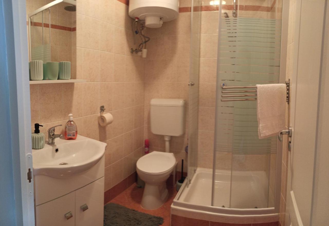 Angi Apartman- Nagyszeru Elhelyezkedes, Vendegkozpontu Szallashely-Szolgaltatas Apartment Harkany Bagian luar foto