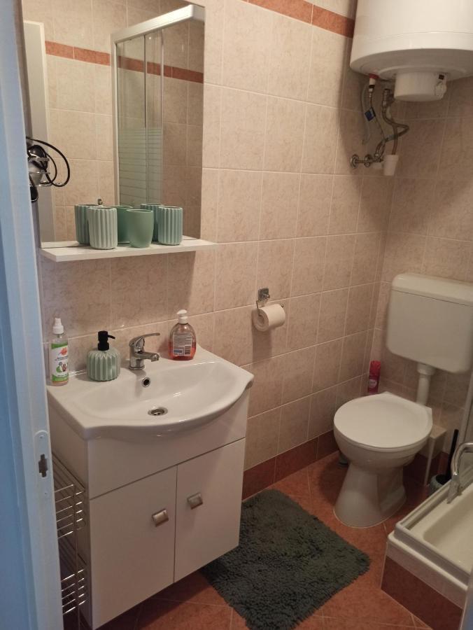 Angi Apartman- Nagyszeru Elhelyezkedes, Vendegkozpontu Szallashely-Szolgaltatas Apartment Harkany Bagian luar foto