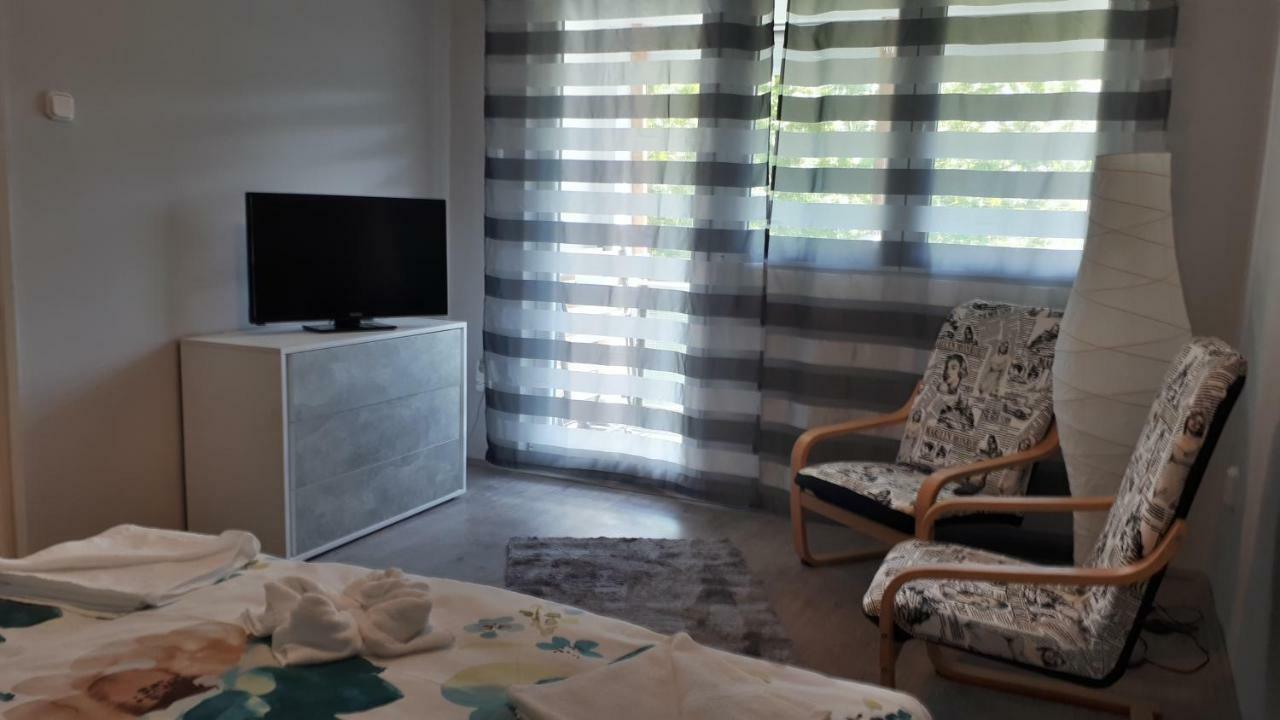 Angi Apartman- Nagyszeru Elhelyezkedes, Vendegkozpontu Szallashely-Szolgaltatas Apartment Harkany Bagian luar foto